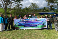 Dosen Institut Kesehatan Helvetia Tanam Pohon di Deli Serdang, Gaungkan Gerakan Indonesia Sehat