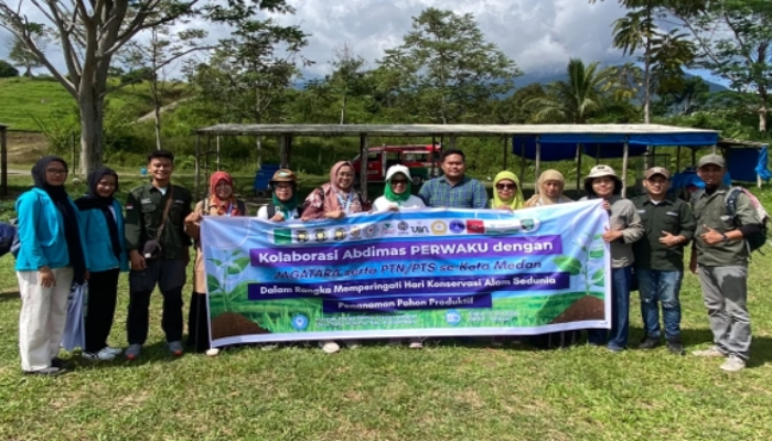Dosen Institut Kesehatan Helvetia Tanam Pohon di Deli Serdang, Gaungkan Gerakan Indonesia Sehat