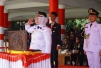 HUT ke-81 RI di Langkat: Peserta Upacara Berpanas-panasan, Pejabat di Panggung Kehormatan