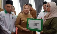 Baznas Langkat Salurkan Zakat Rp490 Juta, Tiorita Dorong Bantuan Tepat Sasaran