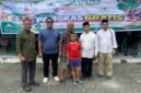 MASJID: Pengurus BKM Al Badar di Jalan Gatot Subroto, Medan, Yayasan Peduli Kebaikan Dunia dan masyarakat saat program pangkas gratis bagi masyarakat sekitar, Jumat (18/9).