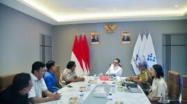Wamenkomdigi Nezar Patria saat menerima audiensi Indonesian Institute of Journalism (IIJ) bersama tim produksi film