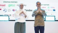 Menteri Komunikasi Malaysia, Ahmad Fahmi Mohamed Fadzil, bersama Menkomdigi, Meutya Viada Hafid, dalam rangkaian Bali Tech Week 2026 di Bali Beach Convention Center, Sanur, Kota Denpasar, Provinsi Bali, Selasa (20/10). Foto: Adit/ Sesditjen KPM