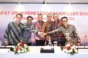 Sejumlah jajaran Direksi Telkom diabadikan bersama usai rangkaian RUPSLB Telkom, Rabu (30/9/2026). Dari kiri, Direktur Keuangan & Manajemen Risiko Arthur Angelo Syailendra, Direktur Network Budi Satria Dharma Purba, Direktur Utama Nanang Hendarno, Direktur Legal & Compliance Andy Kelana, Direktur Strategic Business Development & Portfolio Seno Soemadji, dan Direktur Human Capital Management Willy Saelan. Foto: Istimewa