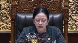 Momen saat Ketua DPR RI Puan Maharani meminta persetujuan anggota DPR mengenai pemberhentian dengan hormat Listyo Sigit dari jabatan Kapolri, Kamis (1/10).