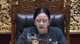 Momen saat Ketua DPR RI Puan Maharani meminta persetujuan anggota DPR mengenai pemberhentian dengan hormat Listyo Sigit dari jabatan Kapolri, Kamis (1/10).