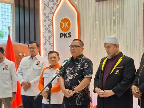 Denny Indrayana Sambangi PKS, Desak Parpol Mulai Proses Pemakzulan Gibran