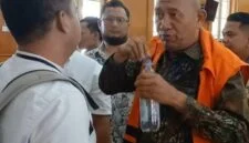 Bupati Langkat Nonaktif, Syah Afandin (Ondim) hadir jadi saksi di ruangan Cakra 1 Pengadilan Negeri Medan, Kamis (22/10) (dok. Juita/detikSumut)