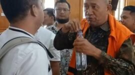 Bupati Langkat Nonaktif, Syah Afandin (Ondim) hadir jadi saksi di ruangan Cakra 1 Pengadilan Negeri Medan, Kamis (22/10) (dok. Juita/detikSumut)