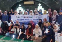 Perkuat Keselamatan Kerja PMI di Malaysia, Dosen Institut Kesehatan Helvetia Gelar PKM Internasional
